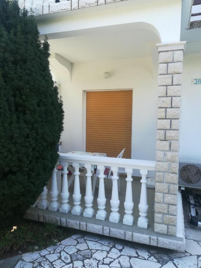 Apartamento Alemka Banjol Exterior foto